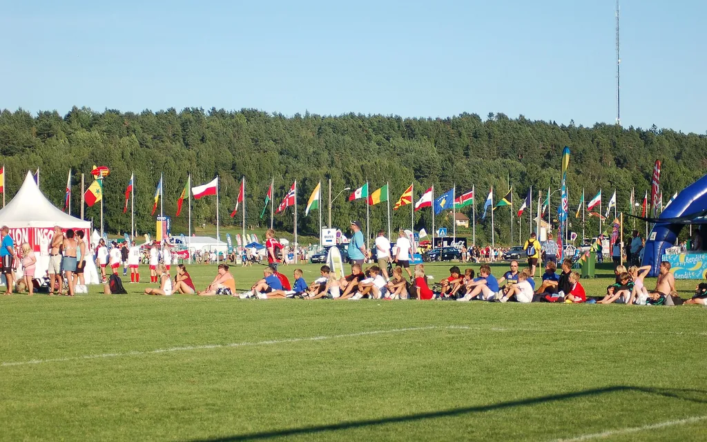 Dugnad, Ehrenamt und Sportvereine