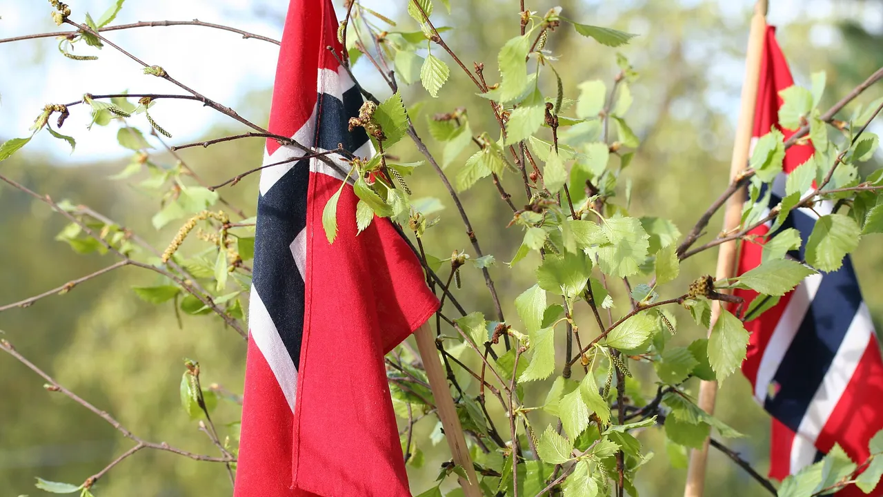 Public holidays and time off in Norway: red days, fellesferie and holiday pay